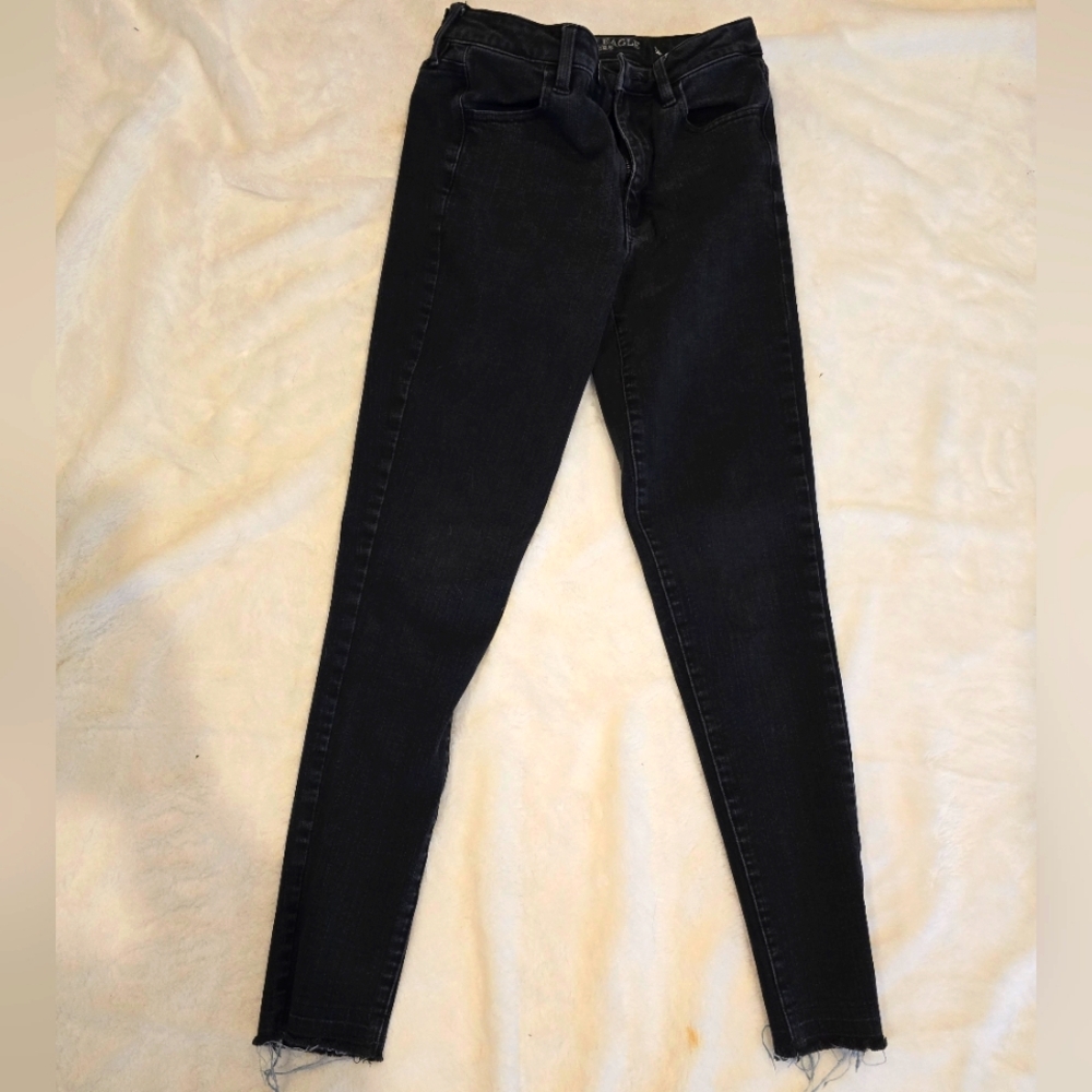 American Eagle womens super high rise Black skinny jeans size 4